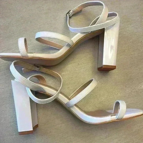 {NWOT} Pretty Little Thing Block Heel - Picture 2 of 4